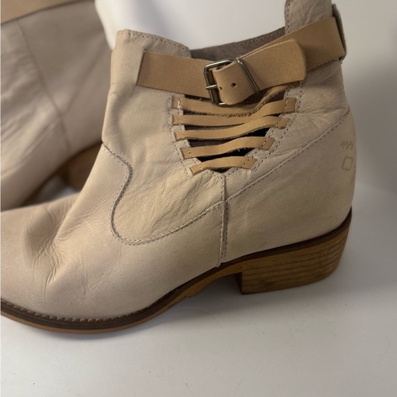 Cool Way Cream Ankle Boots 39 - Picture 2 of 7